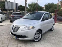 Argento Usata 2015 Lancia Ypsilon Silver Due volumi | 8300 € (Buon prezzo)