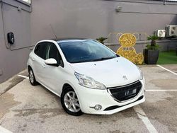 Bianco Usata 2014 Peugeot 208 Allure Due volumi | 5490 € (Super prezzo)