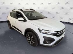 Bianco Nuova 2025 Dacia Sandero Expression Tre volumi | 17.800 € (Buon prezzo)