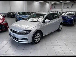 Grigio Usata 2018 VW Polo Comfortline Tre volumi | 14.500 € (Cara)