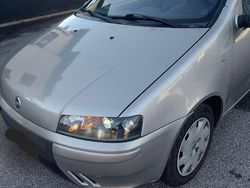 Usata 2003 Fiat Punto Feel Tre volumi | 2500 € (Buon prezzo)