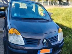 Grigio Usata 2004 Renault Modus Dynamique Monovolume | 1800 € (Buon prezzo)