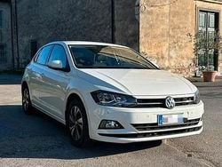 Bianco Usata 2018 VW Polo Comfortline Tre volumi | 11.500 € (Buon prezzo)