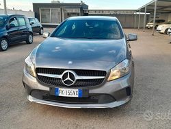 Grigio Usata 2016 Mercedes A180 Tre volumi | 13.000 € (Buon prezzo)