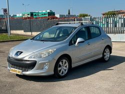 Grigio Usata 2008 Peugeot 308 Premium Tre volumi | 3790 € (Molto cara)