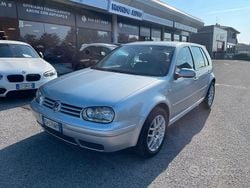 Argento Usata 2003 VW Golf IV Highline Tre volumi | 1500 € (Buon prezzo)
