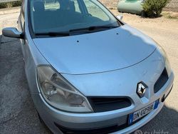 Grigio Usata 2008 Renault Clio II Due volumi | 1900 € (Buon prezzo)
