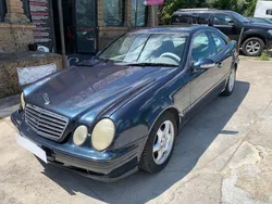 Blu/azzurro(met.) Usata 2001 Mercedes 230 Elegance Tre volumi | 2500 €