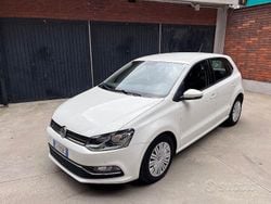 Bianco pastello Usata 2017 VW Polo Tre volumi | 9400 € (Buon prezzo)