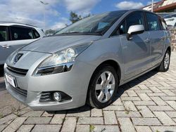 Grigio Usata 2011 Peugeot 5008 Business-Line Monovolume | 4990 € (Buon prezzo)
