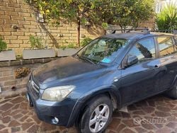 Usata 2006 Toyota RAV4 Station wagon | 4000 € (Ottimo prezzo)