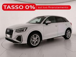 Bianco ghiacciaio metallizzato Usata 2024 Audi Q2 S-Line SUV | 31.800 € (Buon prezzo)