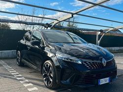 Nero Usata 2023 Renault Clio V Techno Tre volumi | 19.000 € (Molto cara)