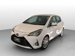Superwhite (040) Usata 2017 Toyota Yaris Lounge Tre volumi | 10.900 € (Buon prezzo)