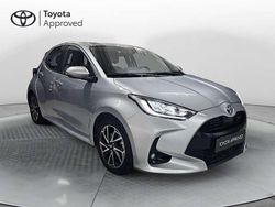 Silver metallic Usata 2022 Toyota Yaris Hybrid Trend Tre volumi | 18.500 € (Buon prezzo)