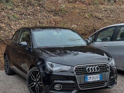 Nero Usata 2011 Audi A1 Attraction Tre volumi | 7500 € (Buon prezzo)