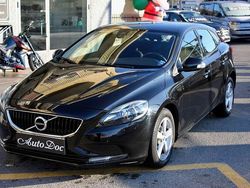 Nero Usata 2016 Volvo V40 Business Edition Tre volumi | 8150 € (Super prezzo)