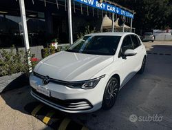 Bianco Usata 2021 VW Golf VIII Style Tre volumi | 19.900 € (Buon prezzo)