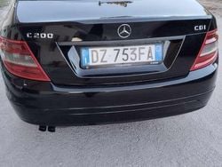 Usata 2009 Mercedes C200 Classic Tre volumi | 4800 € (Buon prezzo)