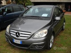 Grigio Usata 2011 Mercedes B200 Executive Monovolume | 2900 € (Cara)