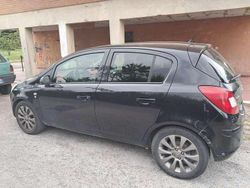 Nero Usata 2003 Opel Corsa Tre volumi | 2300 € (Molto cara)