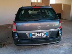 Grigio Usata 2009 Opel Astra Station wagon | 2000 € (Buon prezzo)