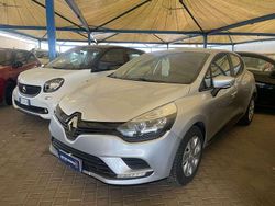 Grigio Usata 2017 Renault Clio IV Life Tre volumi | 11.500 € (Cara)
