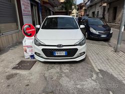 Bianco Usata 2018 Hyundai i20 Comfort Tre volumi | 6950 € (Buon prezzo)