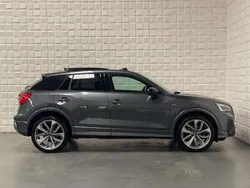 Grigio Usata 2020 Audi Q2 S-Line SUV | 27.177 € (Buon prezzo)