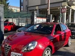 Rosso Usata 2016 Alfa Romeo Giulietta Tre volumi | 8900 € (Ottimo prezzo)