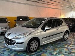 Grigio Usata 2008 Peugeot 207 Tre volumi | 2300 € (Buon prezzo)