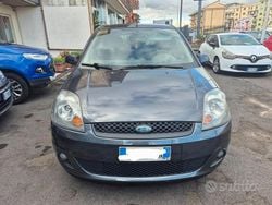 Grigio Usata 2007 Ford Fiesta Titanium Tre volumi | 2990 € (Buon prezzo)