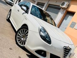 Bianco Usata 2010 Alfa Romeo Giulietta Exclusive Due volumi | 7500 € (Molto cara)