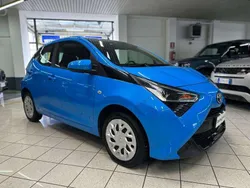 Azzurro Usata 2019 Toyota Aygo Business Edition Due volumi | 10.490 € (Buon prezzo)