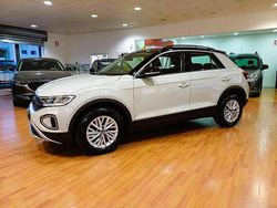 Beige Usata 2023 VW T-Roc Life SUV | 21.900 € (Buon prezzo)