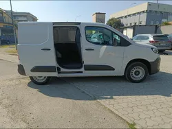 Bianco Nuova 2025 Opel Combo S Monovolume | 21.900 €
