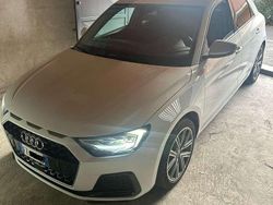 Bianco Usata 2020 Audi A1 Ambiente Due volumi | 20.900 € (Buon prezzo)