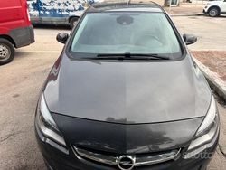 Usata 2014 Opel Astra Tre volumi | 3500 € (Ottimo prezzo)