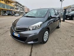 Grigio Usata 2013 Toyota Yaris Style Due volumi | 5900 € (Ottimo prezzo)