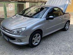 Usata 2004 Peugeot 206 CC Cabrio | 1700 € (Ottimo prezzo)