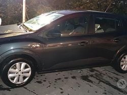 Grigio Usata 2022 Dacia Sandero Due volumi | 12.500 € (Buon prezzo)