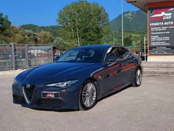 Grigio Usata 2016 Alfa Romeo Giulia Super Tre volumi | 15.000 € (Cara)
