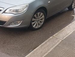 Grigio Usata 2014 Opel Astra Elegance Station wagon | 3200 € (Super prezzo)