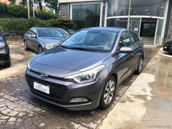 Grigio Usata 2015 Hyundai i20 Comfort Tre volumi | 4990 € (Ottimo prezzo)