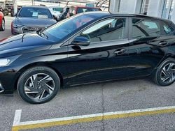 Nero Usata 2022 Hyundai i20 Tre volumi | 13.900 € (Buon prezzo)