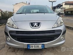 Grigio Usata 2009 Peugeot 207 Tre volumi | 4000 € (Buon prezzo)