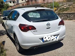 Usata 2010 Opel Astra Tre volumi | 5900 € (Molto cara)