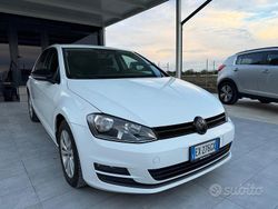 Bianco Usata 2014 VW Golf VII Comfortline Tre volumi | 10.500 € (Buon prezzo)