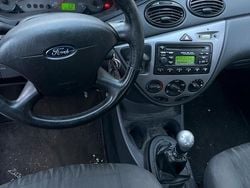 Grigio Usata 2003 Ford Focus Due volumi | 1750 € (Buon prezzo)