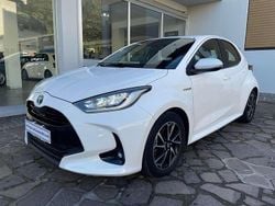Super white Usata 2021 Toyota Yaris Hybrid Trend Tre volumi | 16.900 € (Buon prezzo)